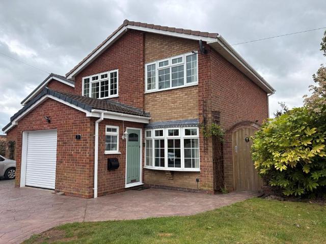 4 bedroom detached house for sale