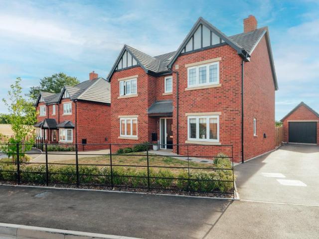 4 bedroom detached house for sale