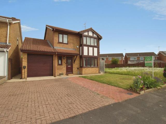4 bedroom detached house for sale
