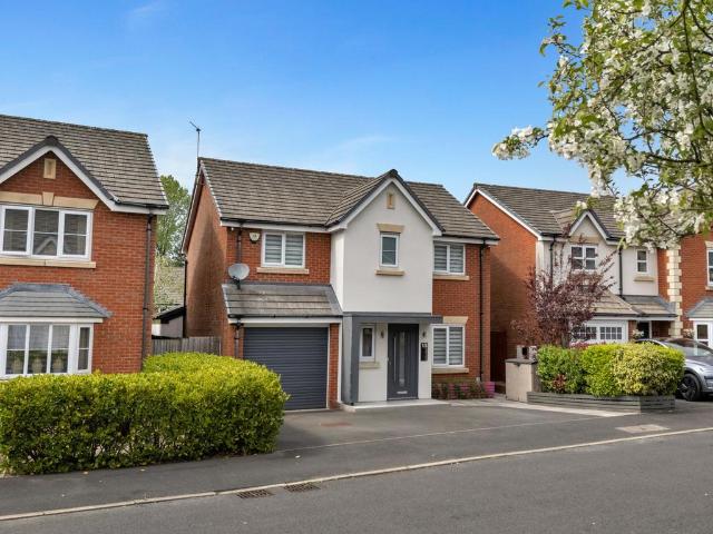 4 bedroom detached house for sale