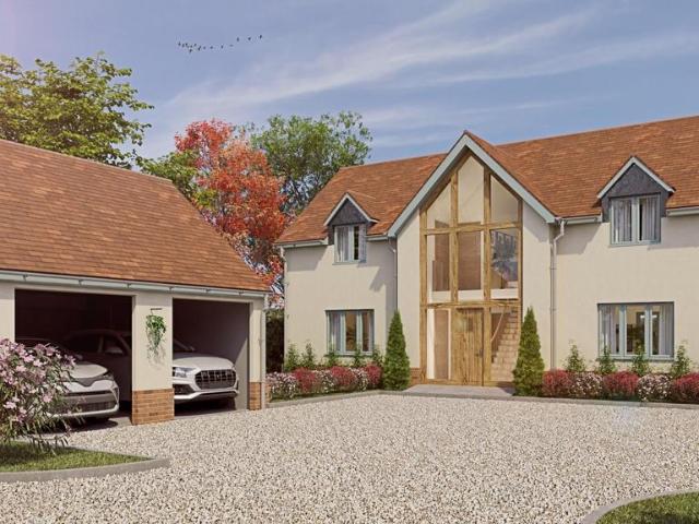 4 bedroom detached house for sale
