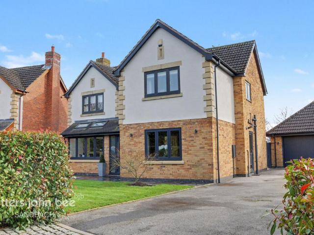 4 bedroom detached house for sale