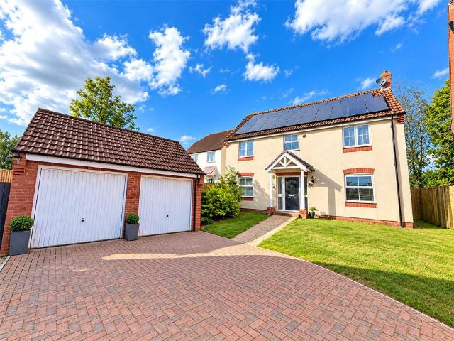 4 bedroom detached house for sale