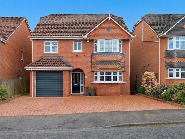 4 bedroom detached house for sale