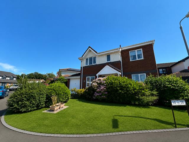 4 bedroom detached house for sale