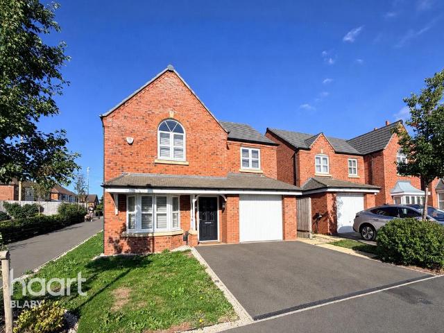 4 bedroom detached house for sale