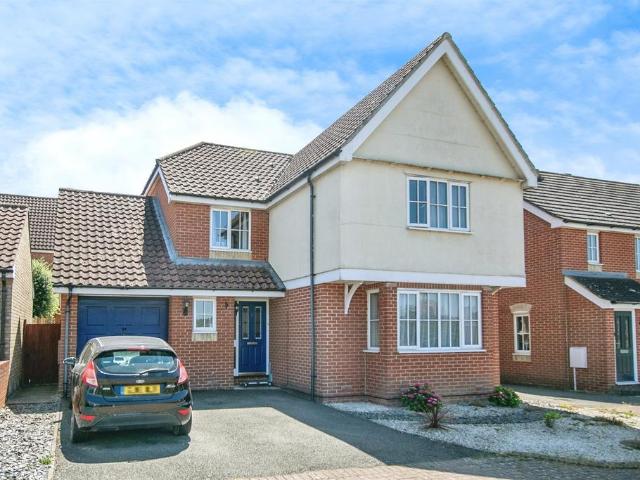 4 bedroom detached house for sale