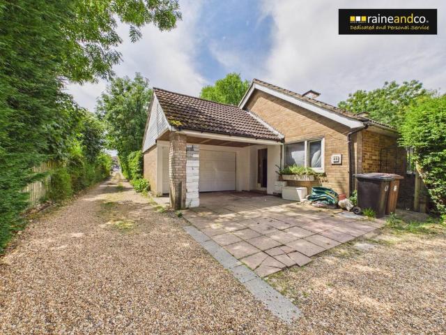 4 bedroom detached bungalow for sale
