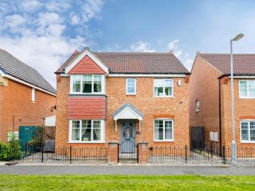 4 bedroom detached house for sale