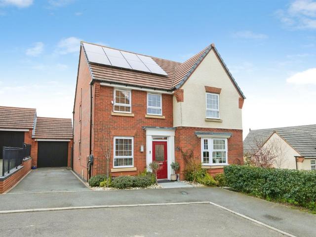 4 bedroom detached house for sale