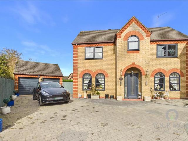 4 bedroom detached house for sale