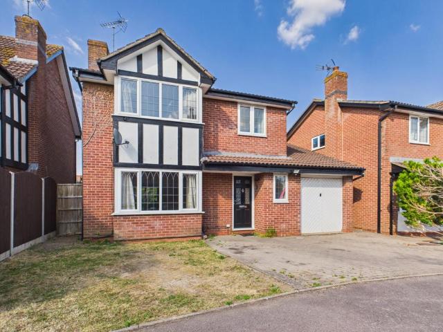 4 bedroom detached house for sale