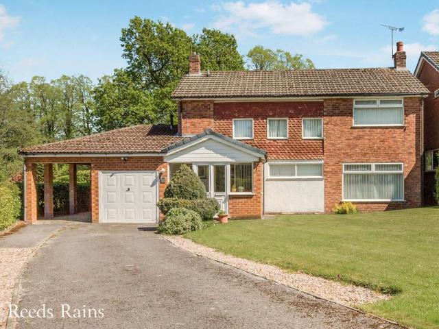 4 bedroom detached house for sale
