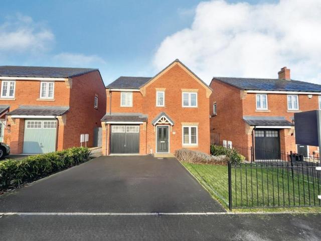 4 bedroom detached house for sale