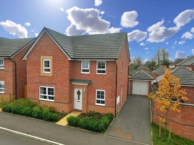 4 bedroom detached house for sale