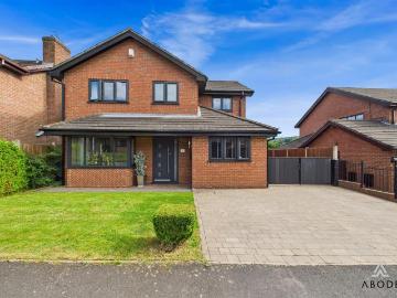 4 bedroom detached house for sale