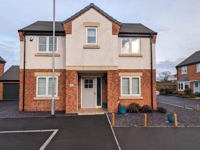 4 bedroom detached house for sale