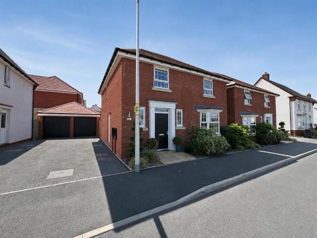 4 bedroom detached house for sale