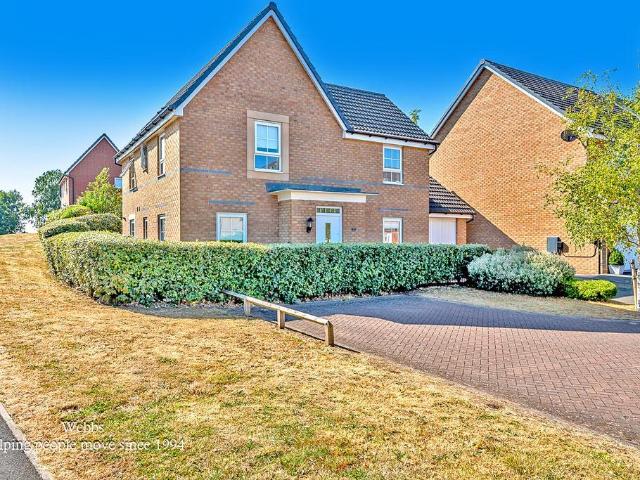 4 bedroom detached house for sale