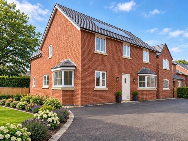 4 bedroom detached house for sale