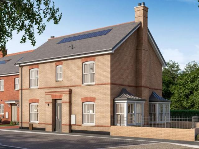 4 bedroom detached house for sale