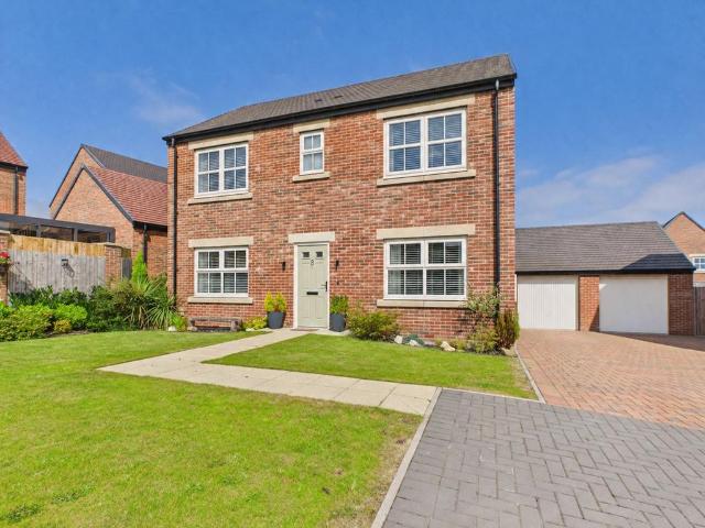 4 bedroom detached house for sale
