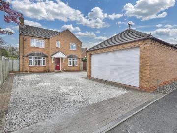 4 bedroom detached house for sale