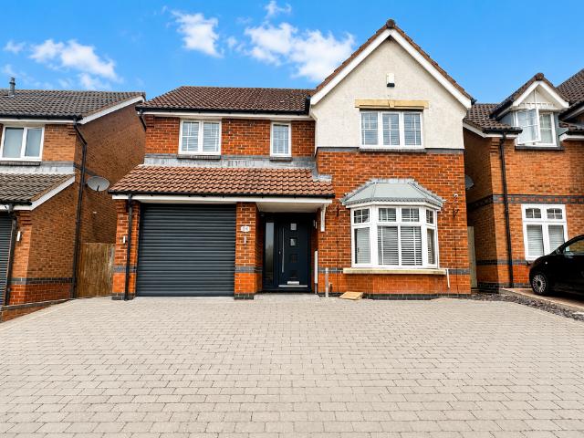 4 bedroom detached house for sale