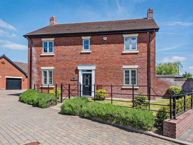 4 bedroom detached house for sale