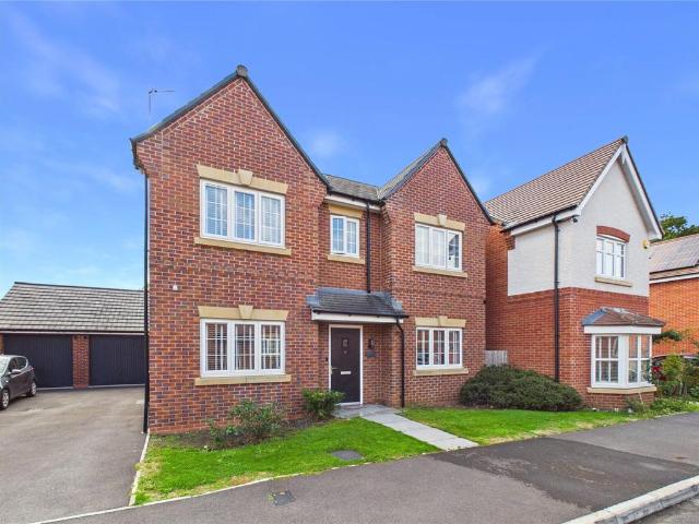 4 bedroom detached house for sale