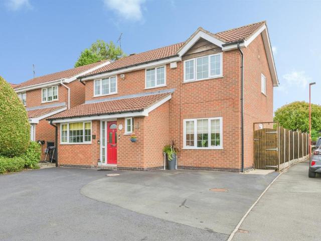 4 bedroom detached house for sale