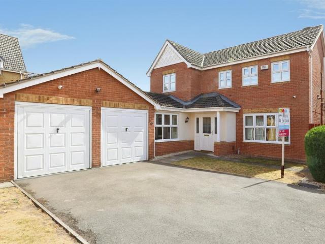 4 bedroom detached house for sale