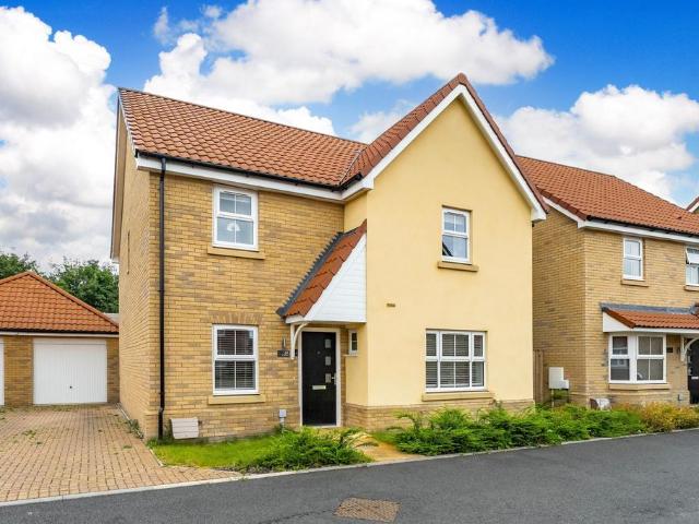 4 bedroom detached house for sale