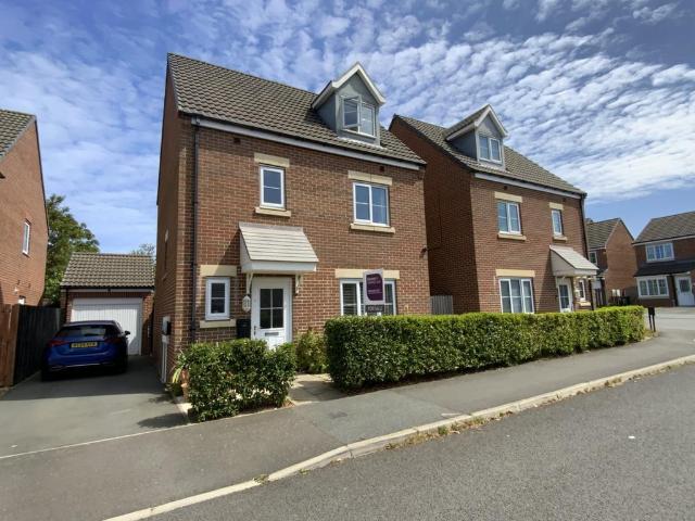 4 bedroom detached house for sale