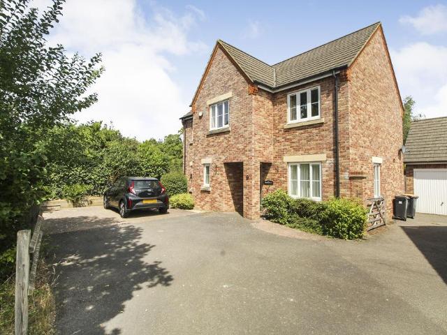 4 bedroom detached house for sale