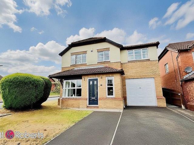 4 bedroom detached house for sale