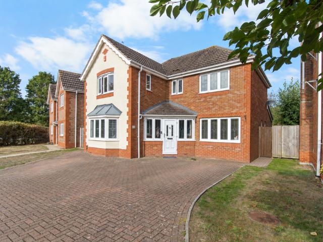 4 bedroom detached house for sale