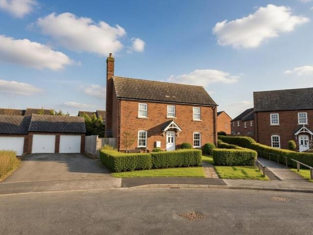 4 bedroom detached house for sale