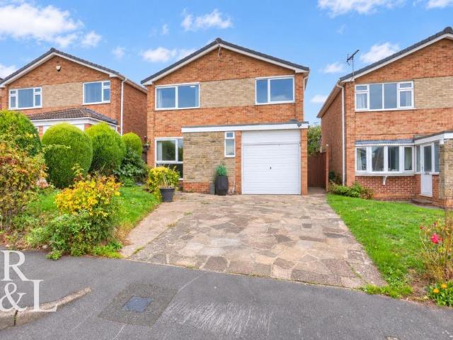 4 bedroom detached house for sale