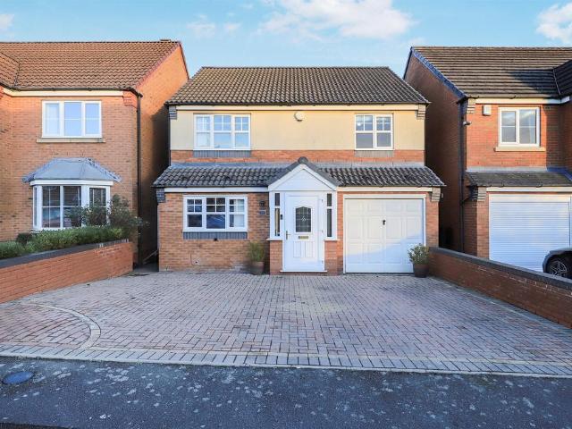4 bedroom detached house for sale