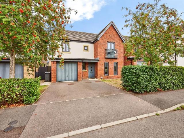 4 bedroom detached house for sale