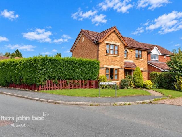 4 bedroom detached house for sale