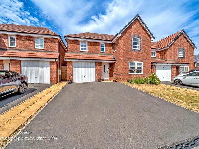 4 bedroom detached house for sale
