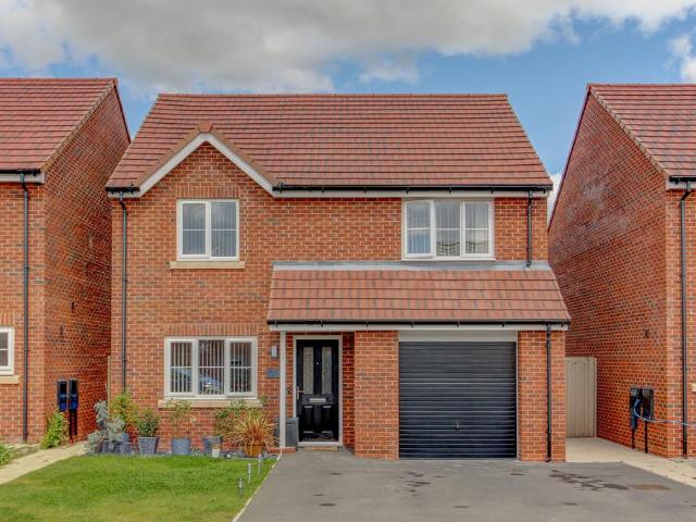 4 bedroom detached house for sale