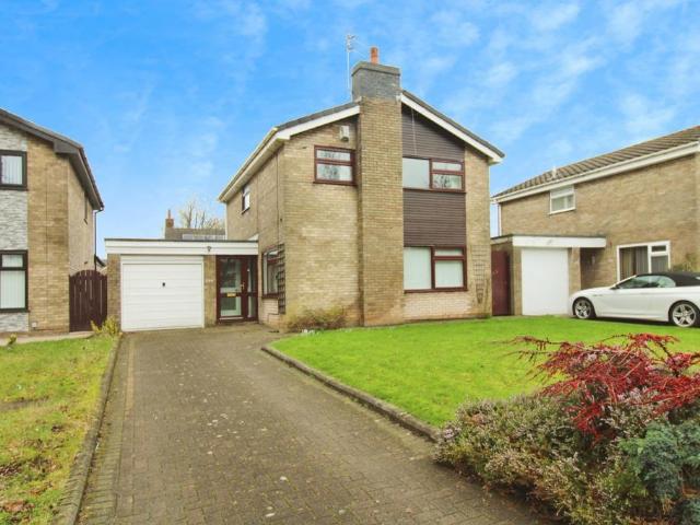 4 bedroom detached house for sale