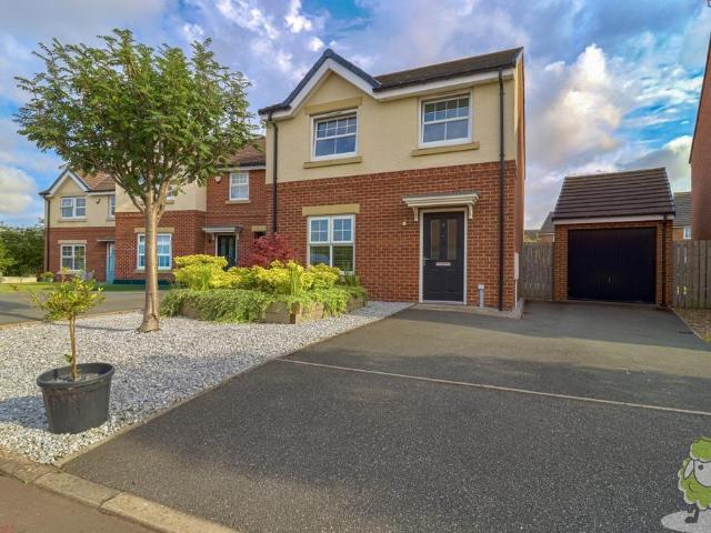 4 bedroom detached house for sale