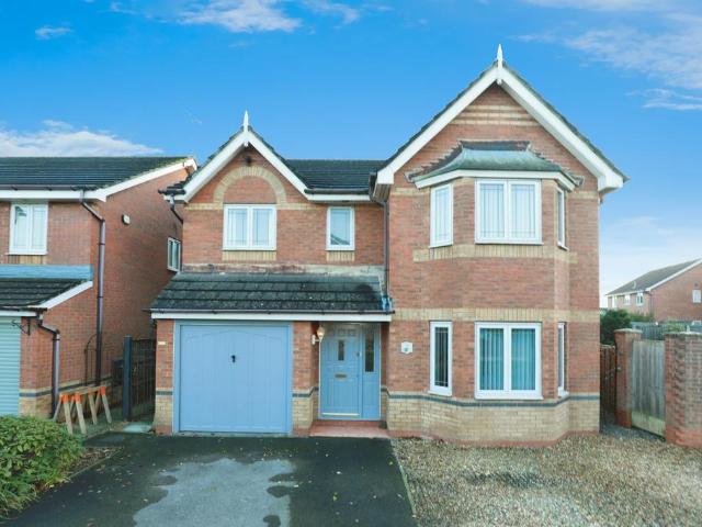 4 bedroom detached house for sale