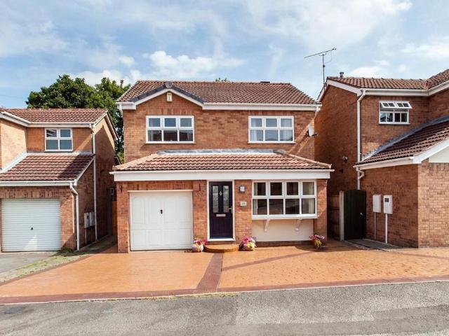 4 bedroom detached house for sale