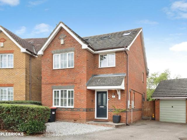4 bedroom detached house for sale