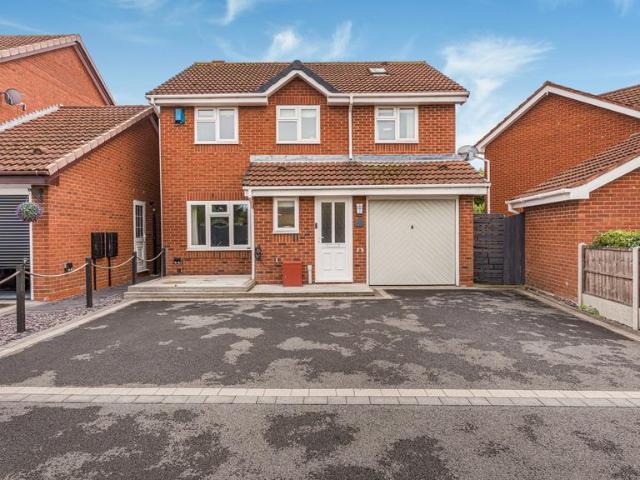 4 bedroom detached house for sale